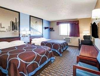 Super 8 By Wyndham Roseville/Detroit Area Стая снимка